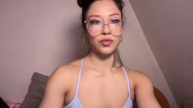 Photos of LittleCandy_fit from StripChat is Private