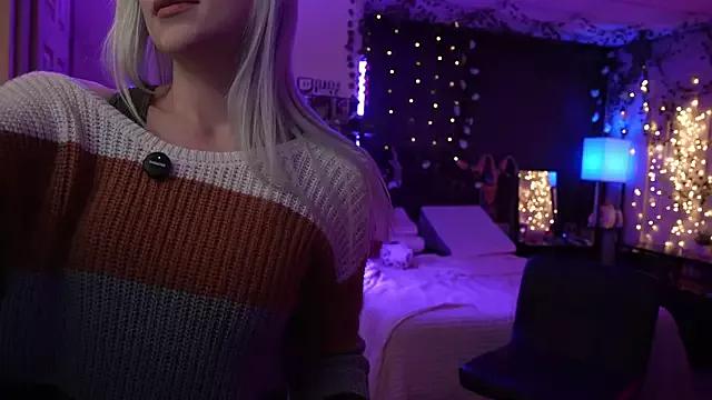 littlelune from StripChat is Freechat