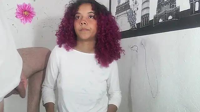 Lola-Pretty webcams show profile image 