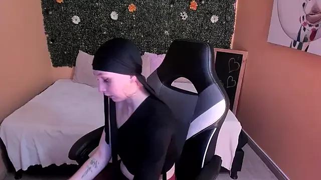 Mad beauty - checkout our excited streamers as they tease to their beloved melodies and slowly squirt for enjoyment to appease your wildest wishes.