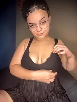 Lolacavalona from StripChat is Freechat