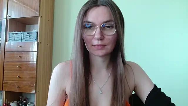 LooveELLYx from StripChat