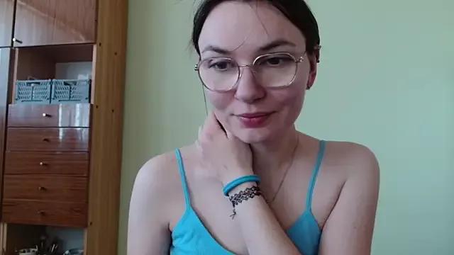 LooveELLYx from StripChat