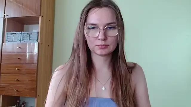 LooveELLYx from StripChat