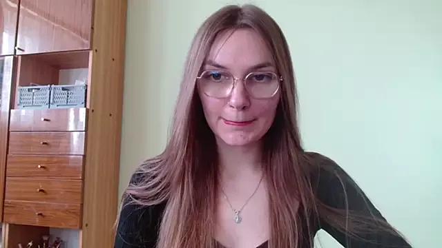 LooveELLYx from StripChat