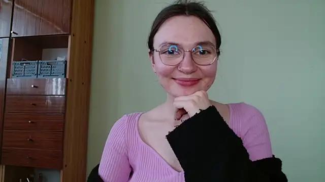 LooveELLYx from StripChat