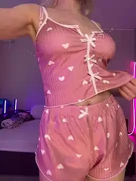 Mad beauty - checkout our excited streamers as they tease to their beloved melodies and slowly squirt for enjoyment to appease your wildest wishes.