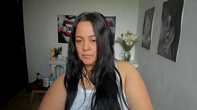 lucia_vonne_ from StripChat is Freechat