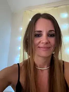 LucieMack from StripChat is Freechat