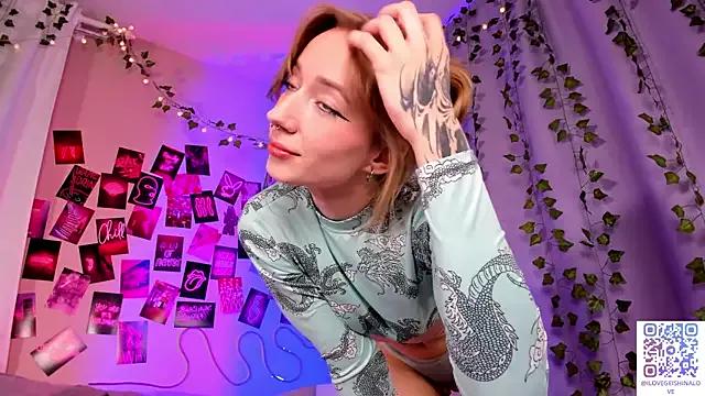 Mad beauty - checkout our excited streamers as they tease to their beloved melodies and slowly squirt for enjoyment to appease your wildest wishes.