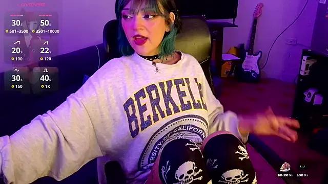 lucyliw from StripChat is Freechat