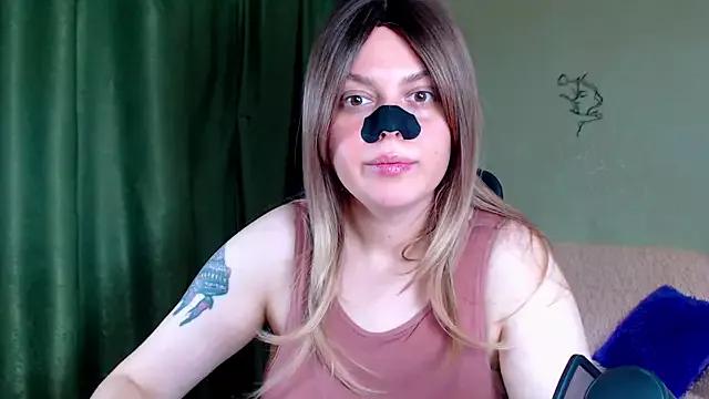 lucywmiller_ from StripChat is Freechat