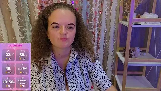 Luisa_Rosee from StripChat is Freechat