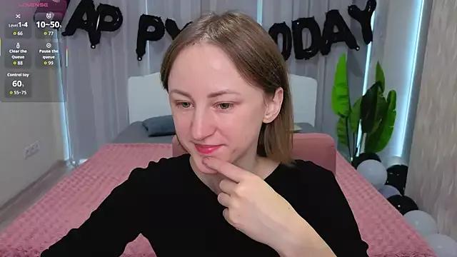 LuluChiiii from StripChat is Freechat