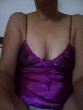 luna-69-37 from StripChat is Freechat