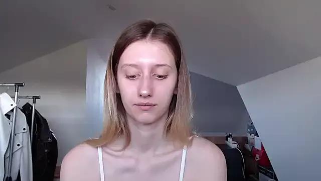 LUNA_delight from StripChat is Freechat
