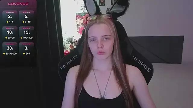 Luna_Navy from StripChat is Freechat