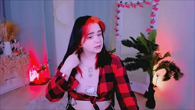 lunaalli from StripChat is Freechat