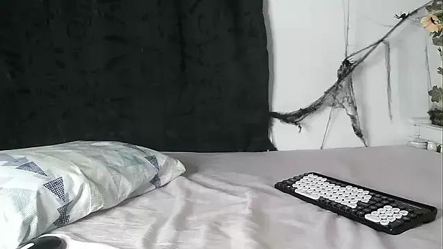 lunahototinparis18 from StripChat is Freechat