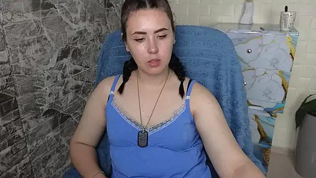 LunaLinee from StripChat is Freechat