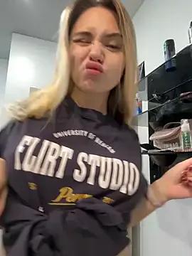 Mad beauty - checkout our excited streamers as they tease to their beloved melodies and slowly squirt for enjoyment to appease your wildest wishes.