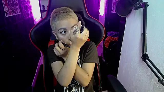 Mad beauty - checkout our excited streamers as they tease to their beloved melodies and slowly squirt for enjoyment to appease your wildest wishes.