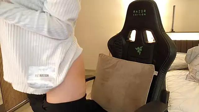 Mad beauty - checkout our excited streamers as they tease to their beloved melodies and slowly squirt for enjoyment to appease your wildest wishes.