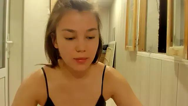 LunaXmii from StripChat is Freechat