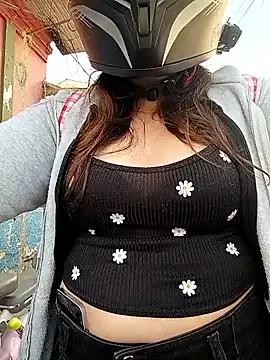 Lunna_azul from StripChat is Freechat
