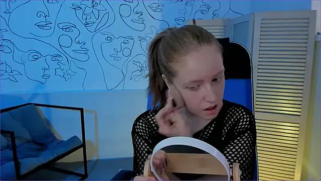 LuunaWiinters from StripChat