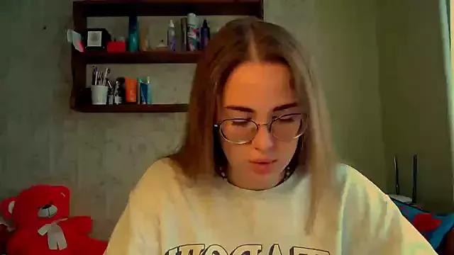 Mad beauty - checkout our excited streamers as they tease to their beloved melodies and slowly squirt for enjoyment to appease your wildest wishes.