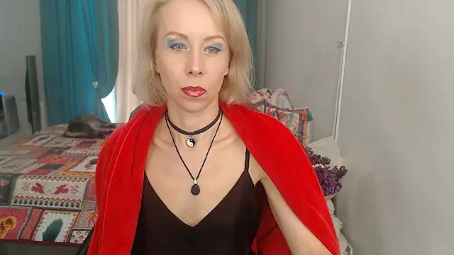 LuxuryNika from StripChat is Freechat