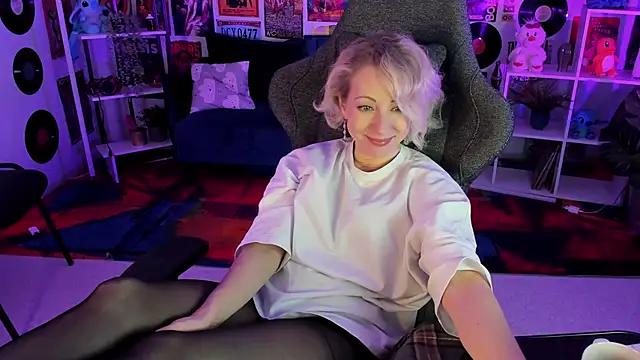 Mad beauty - checkout our excited streamers as they tease to their beloved melodies and slowly squirt for enjoyment to appease your wildest wishes.