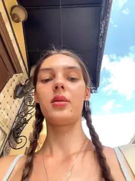lylylovesyou from StripChat is Freechat