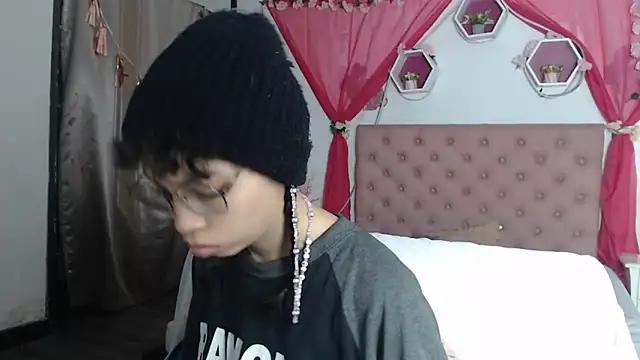 maddie_charlotte from StripChat