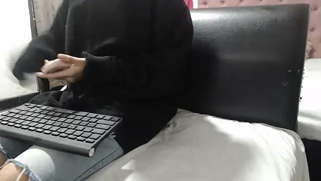 maddie_charlotte from StripChat