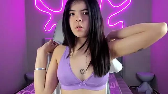 Maddy_bennet from StripChat is Freechat