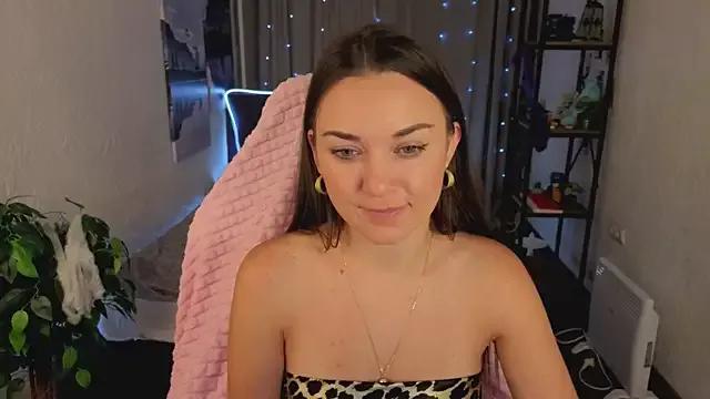 Madison_Golden from StripChat is Freechat