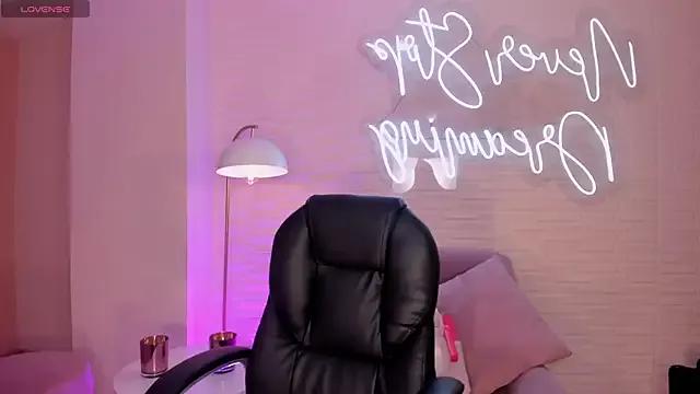 Mad beauty - checkout our excited streamers as they tease to their beloved melodies and slowly squirt for enjoyment to appease your wildest wishes.