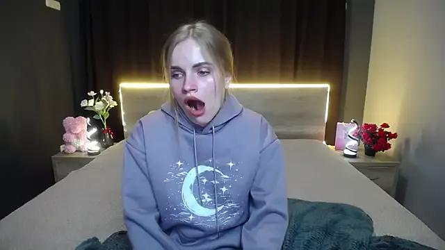 Mad beauty - checkout our excited streamers as they tease to their beloved melodies and slowly squirt for enjoyment to appease your wildest wishes.