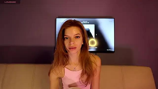 mari__papi from StripChat is Freechat