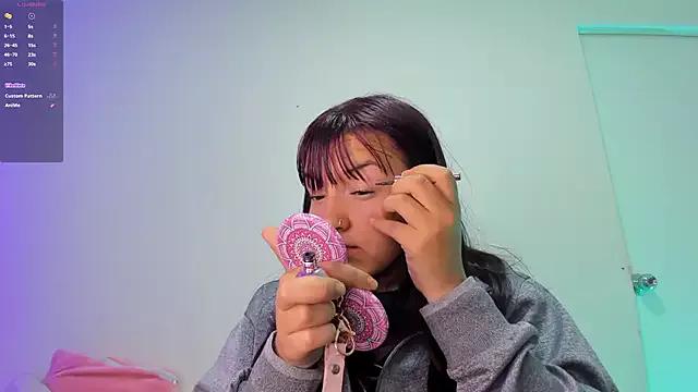 Mad beauty - checkout our excited streamers as they tease to their beloved melodies and slowly squirt for enjoyment to appease your wildest wishes.