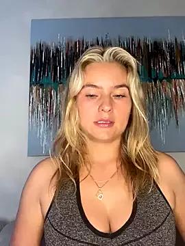 Marian-Mansson from StripChat is Freechat