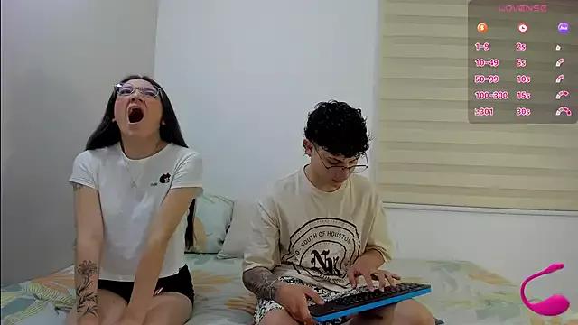 marian_n_stons_ from StripChat is Freechat