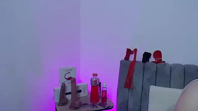 Mad beauty - checkout our excited streamers as they tease to their beloved melodies and slowly squirt for enjoyment to appease your wildest wishes.