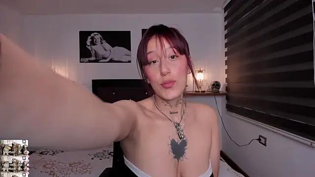 Mad beauty - checkout our excited streamers as they tease to their beloved melodies and slowly squirt for enjoyment to appease your wildest wishes.