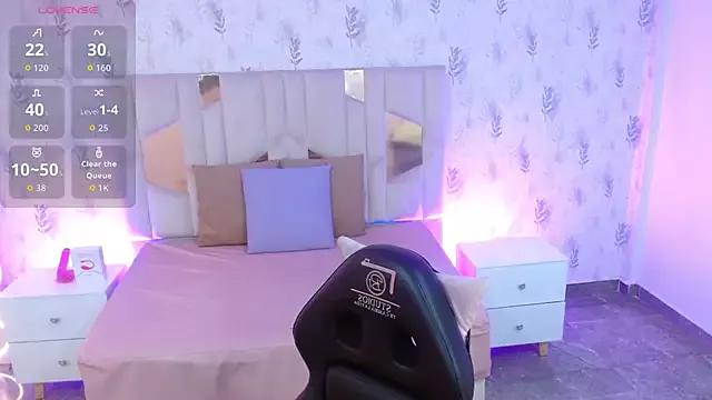 MARIANA_TAY1 from StripChat is Freechat