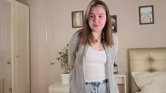 MaryCreeden from StripChat is Freechat