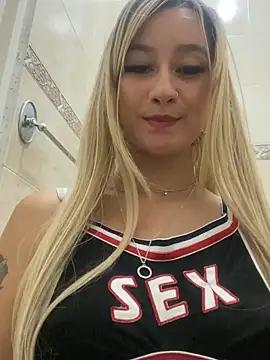 Mad beauty - checkout our excited streamers as they tease to their beloved melodies and slowly squirt for enjoyment to appease your wildest wishes.