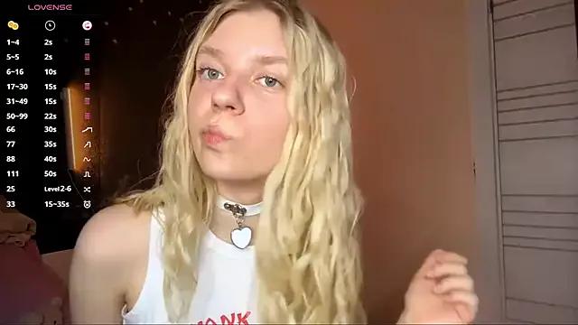 MaryjaneSpider from StripChat is Freechat